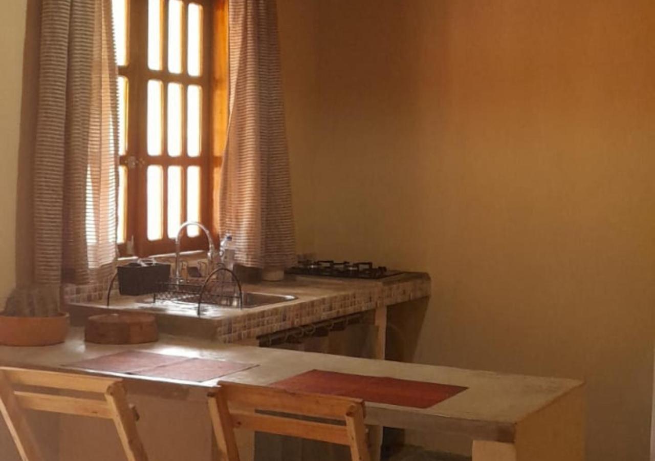 Vila Sincora - Chale Para 4 Pessoas Com Cozinha A 2 Km Da Portaria Da Cachoeira Do Buracao Villa Ibicoara Ngoại thất bức ảnh